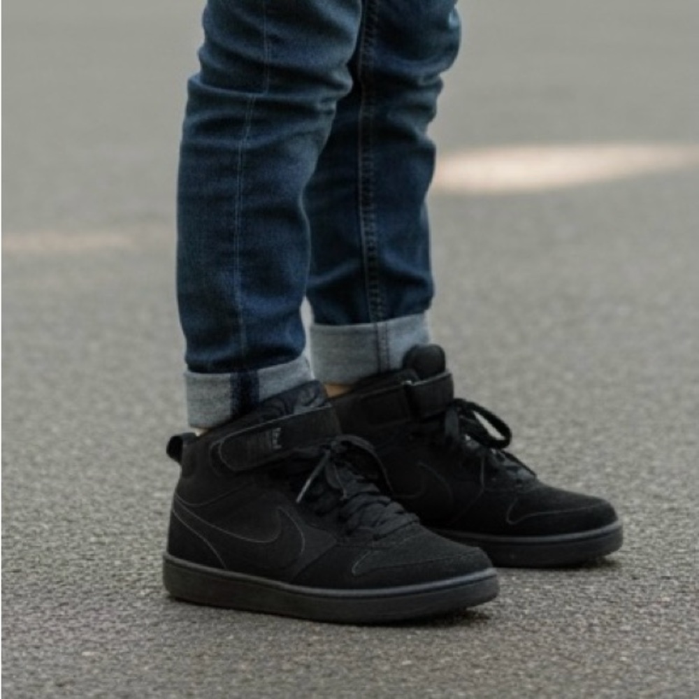 4.5Y Nike Kids Black High-Top Sneakers